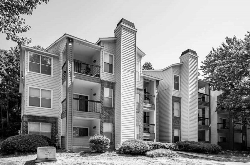 Reserve At River Walk Exterior Photo B&w